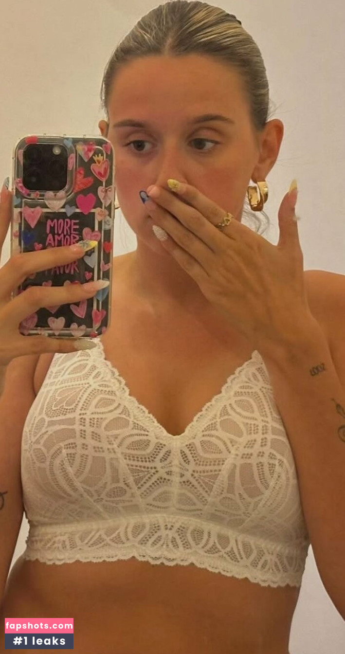 Charline Pradeau gallery photo #4