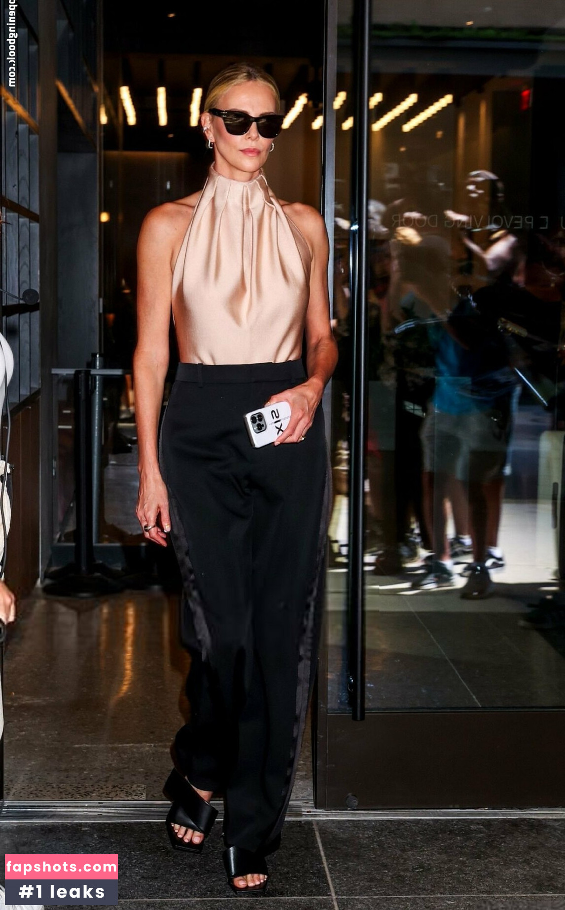 Charlize Theron gallery photo #17