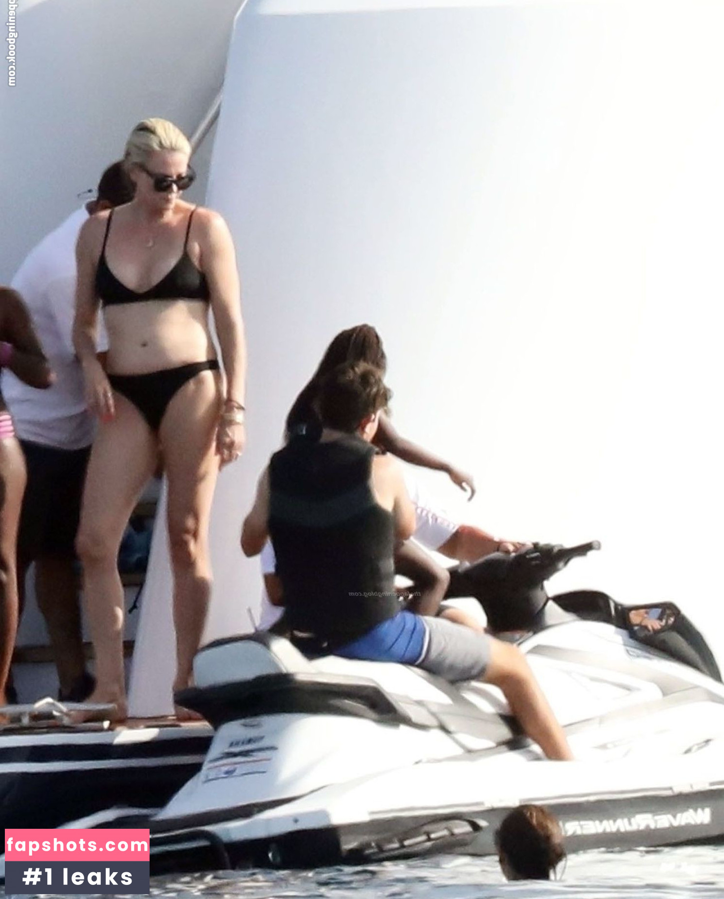 Charlize Theron Nahé úniky fotek pouze od fanoušků #276 - Fapshots