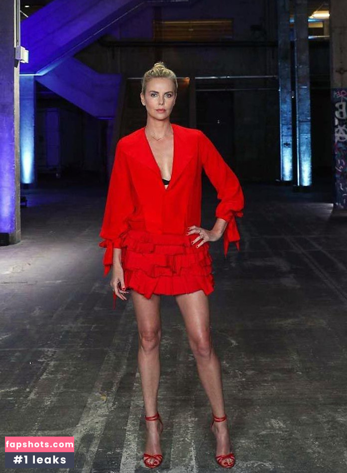 Charlize Theron Nahé úniky fotek pouze od fanoušků #283 - Fapshots