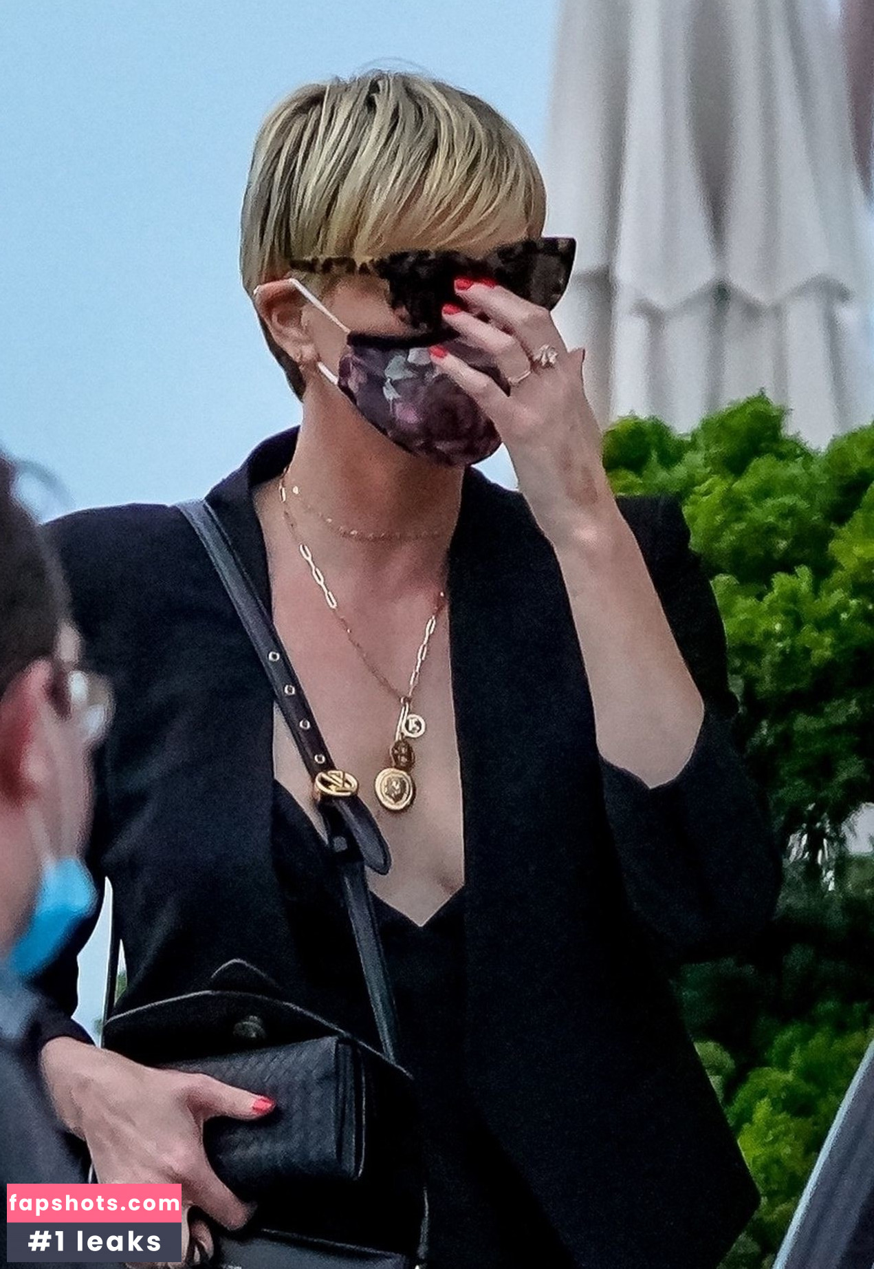 Charlize Theron gallery photo #325