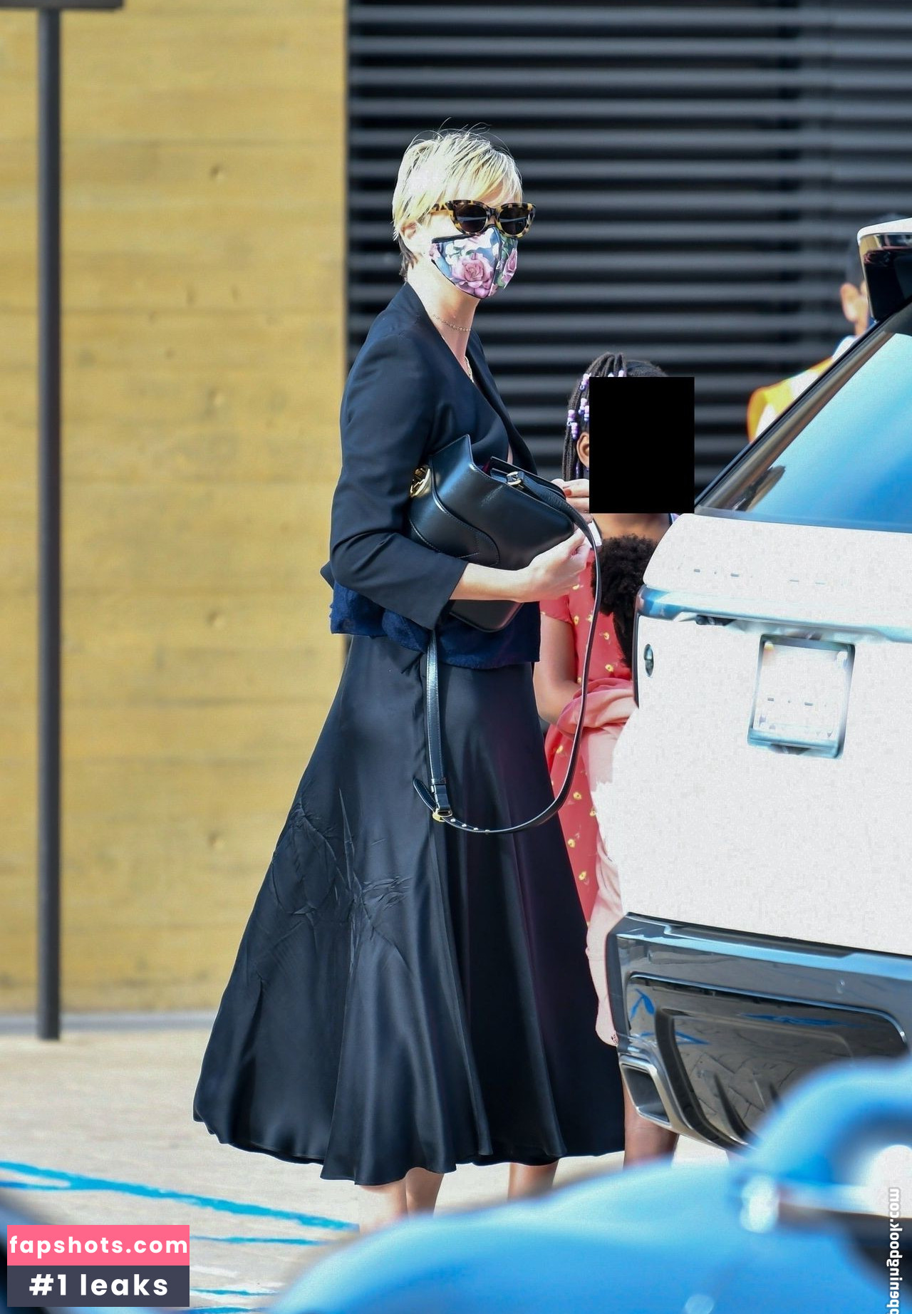 Charlize Theron gallery photo #331