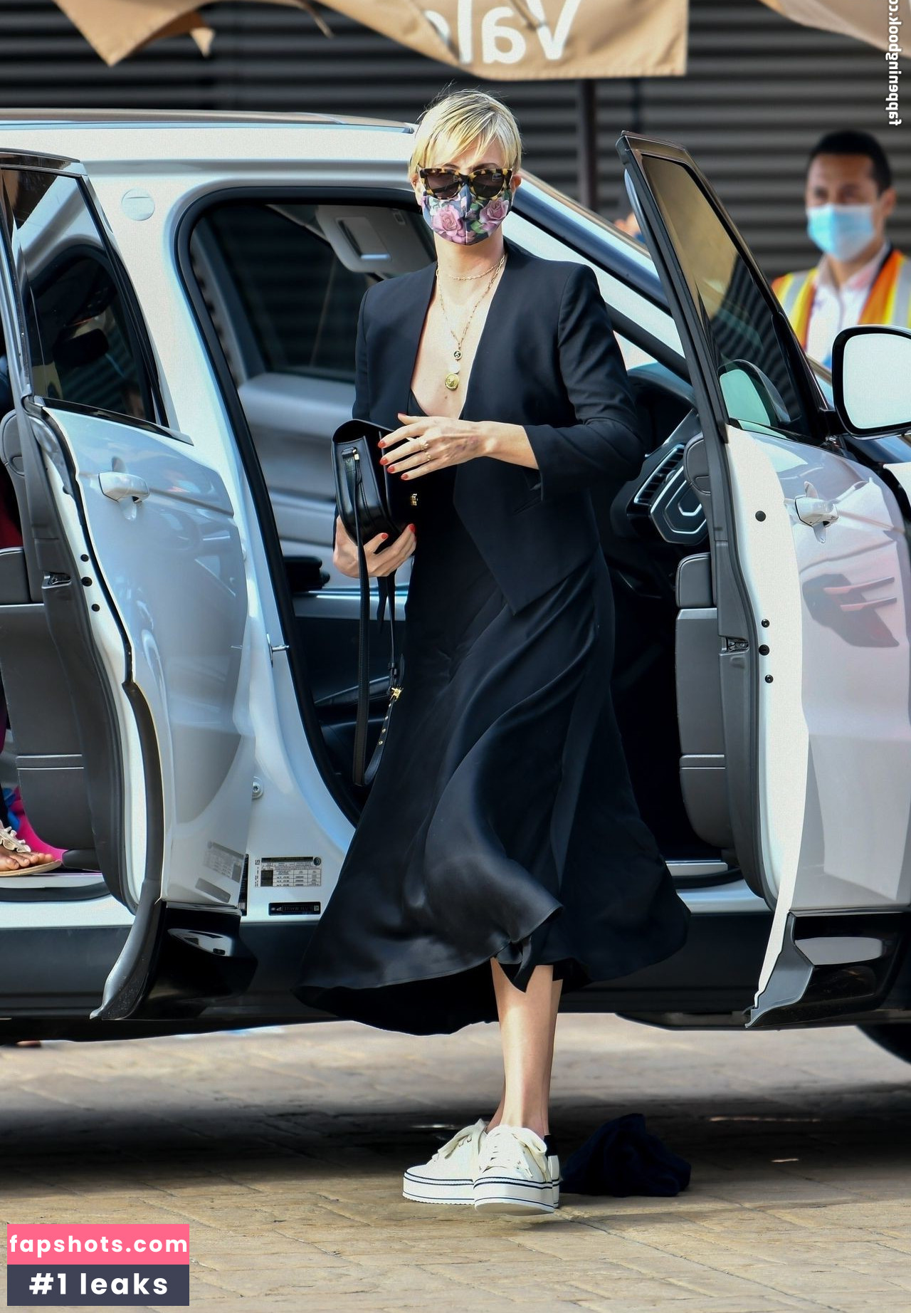 Charlize Theron gallery photo #337