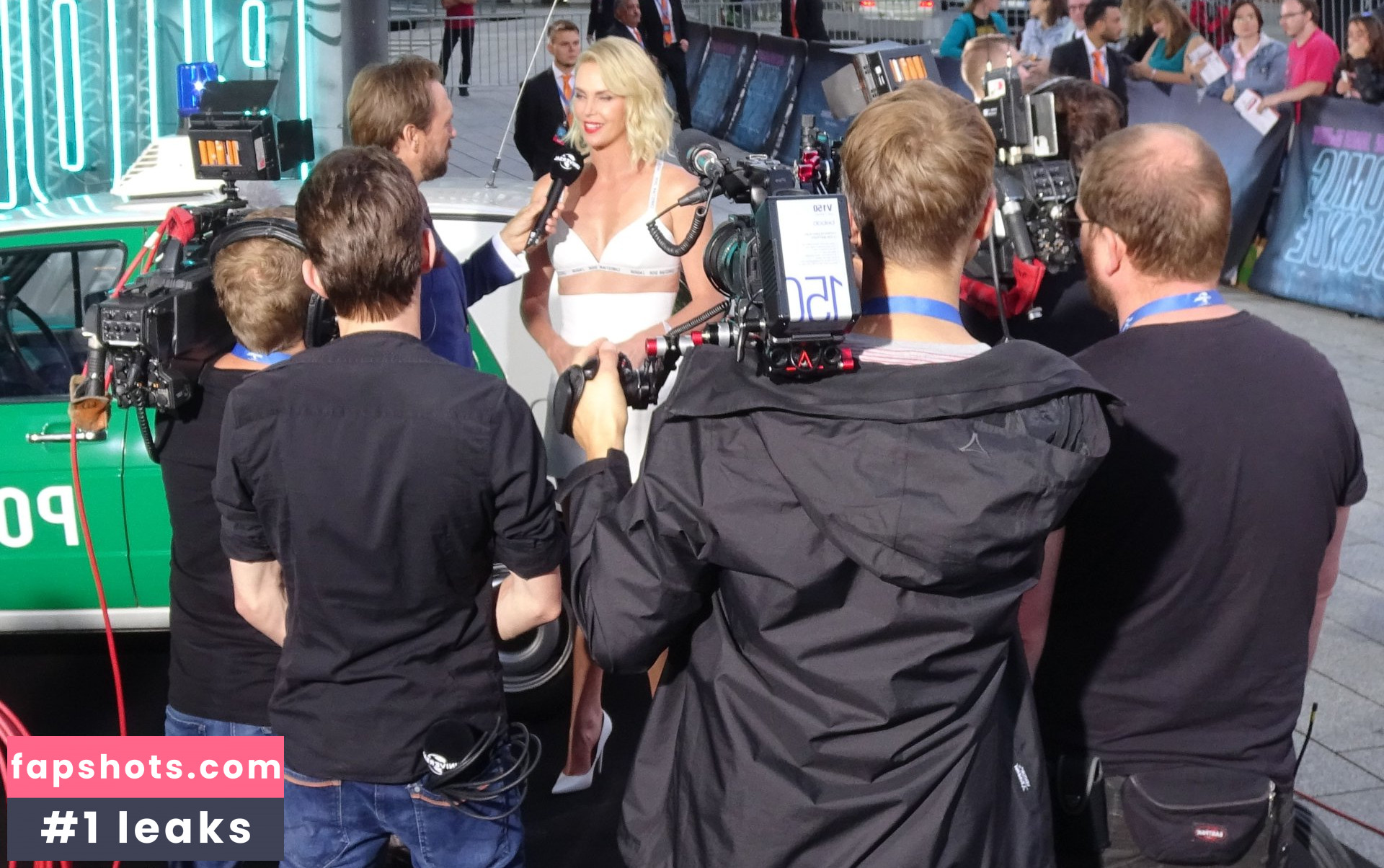 Charlize Theron gallery photo #558