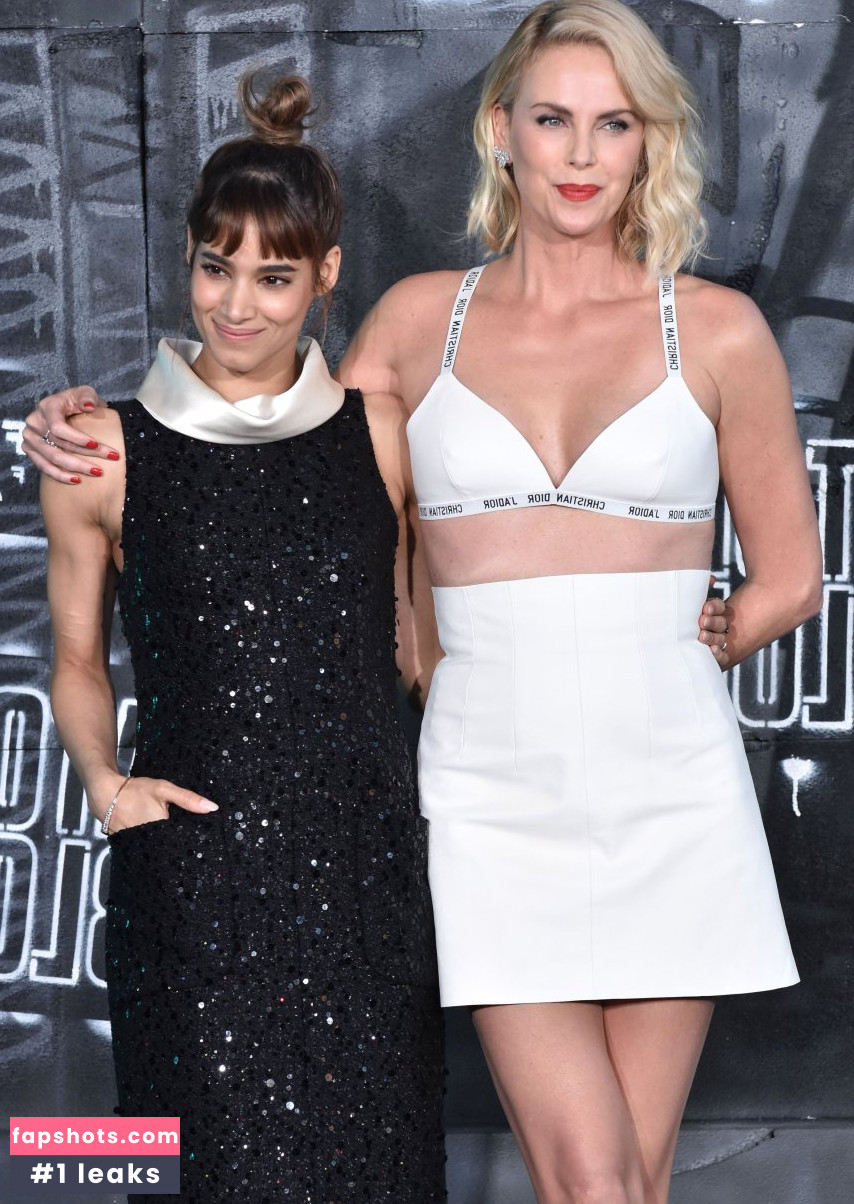 Charlize Theron gallery photo #565