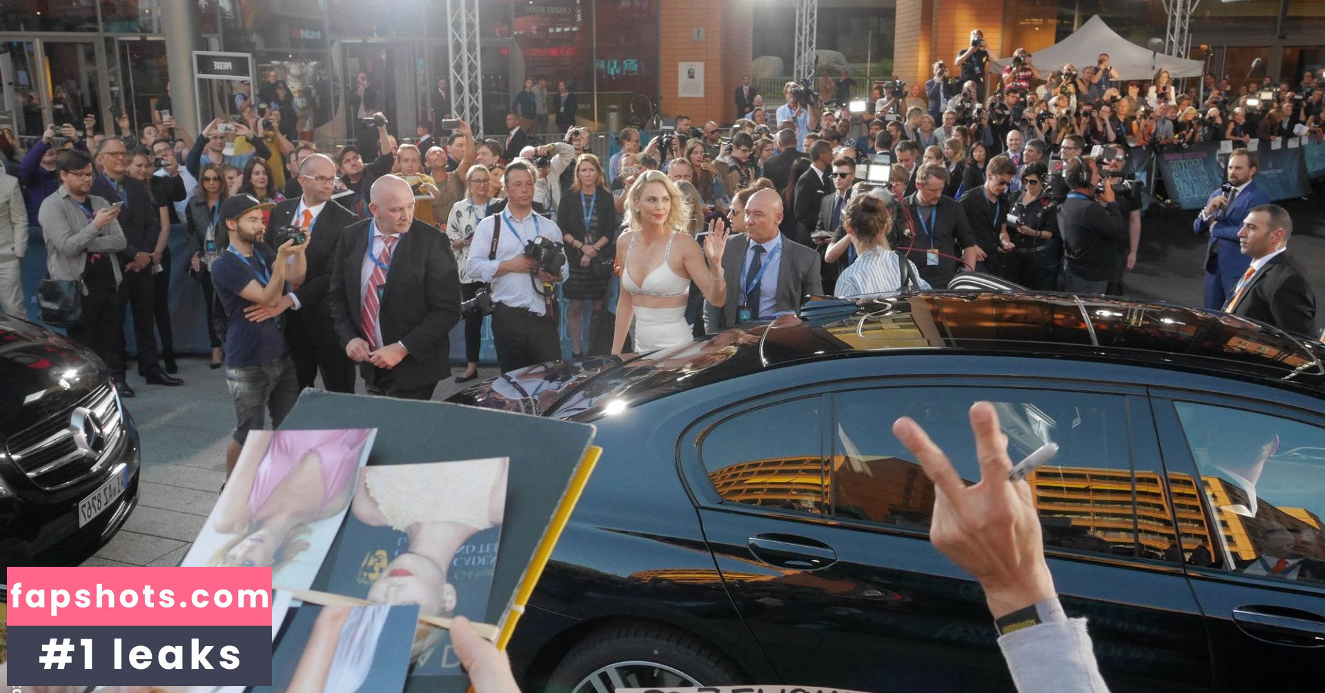 Charlize Theron gallery photo #571