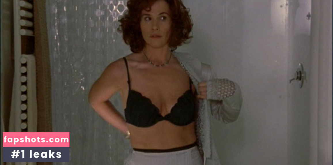 Charlotte Bradley nude babe gallery