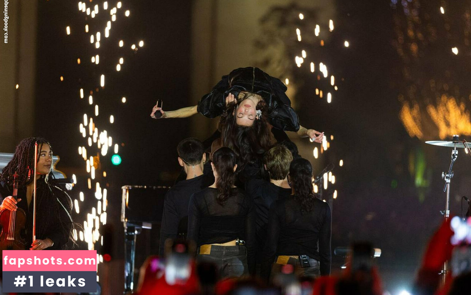 Charlotte Cardin gallery photo #13