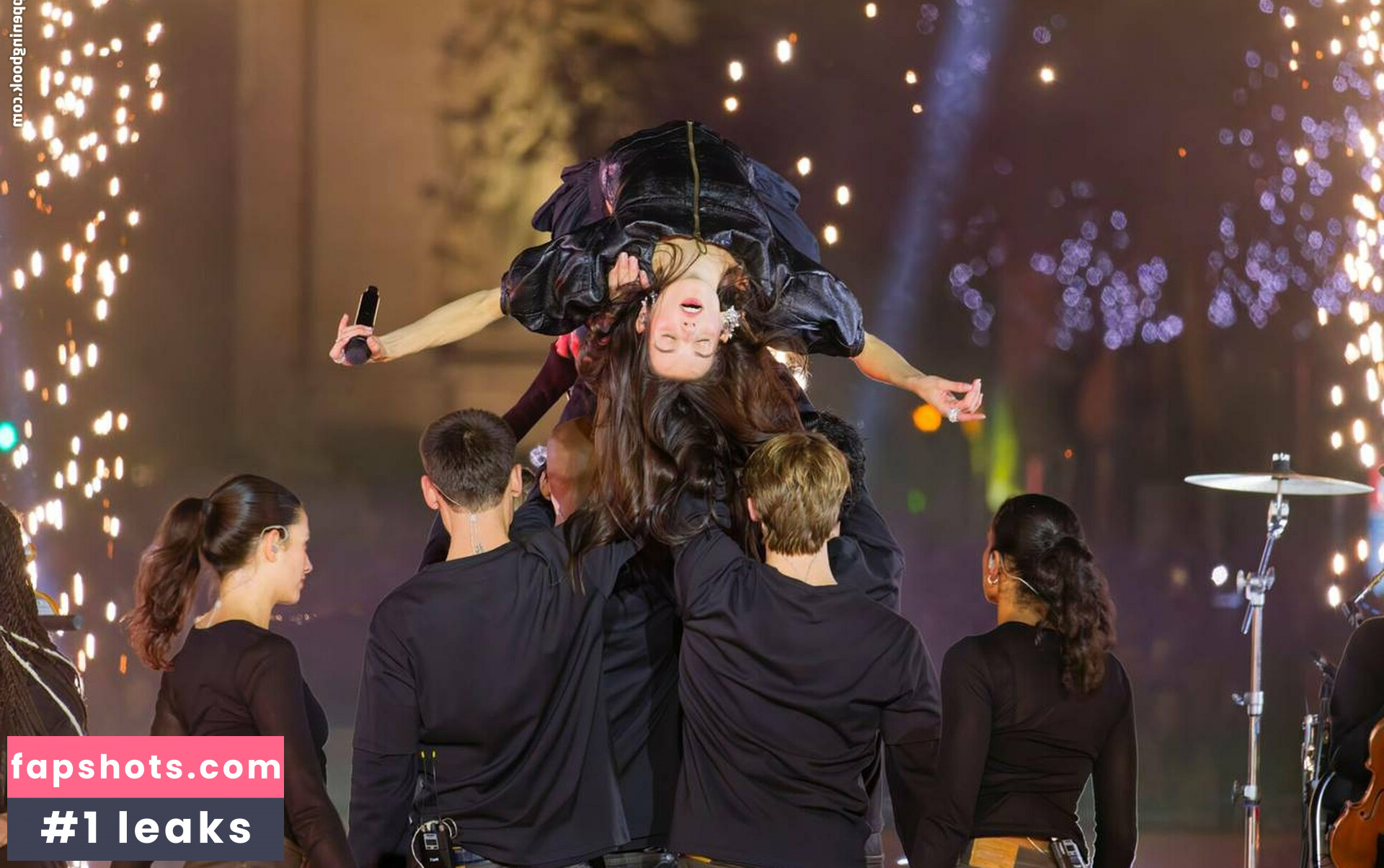 Charlotte Cardin gallery photo #33