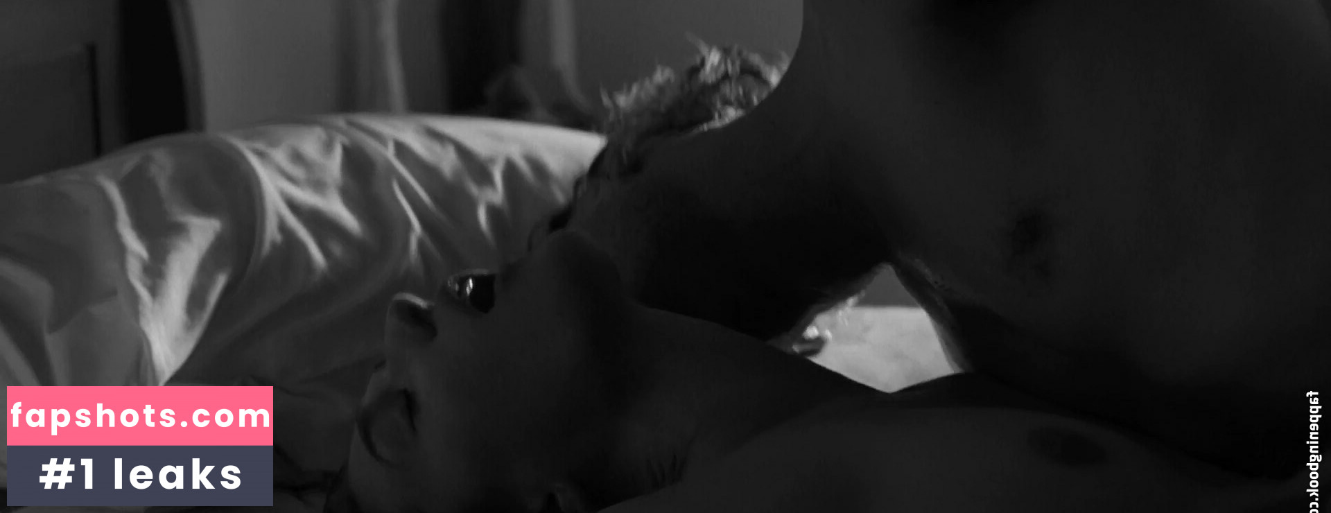 Charlotte Cardin gallery photo #37