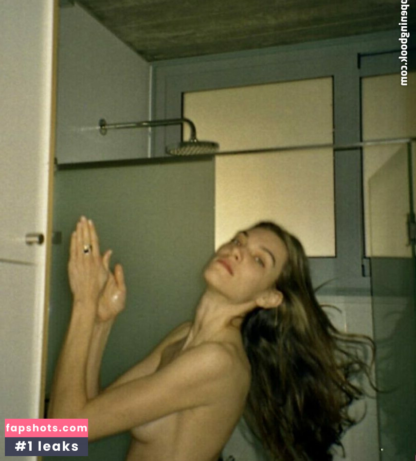 Charlotte Cardin gallery photo #43