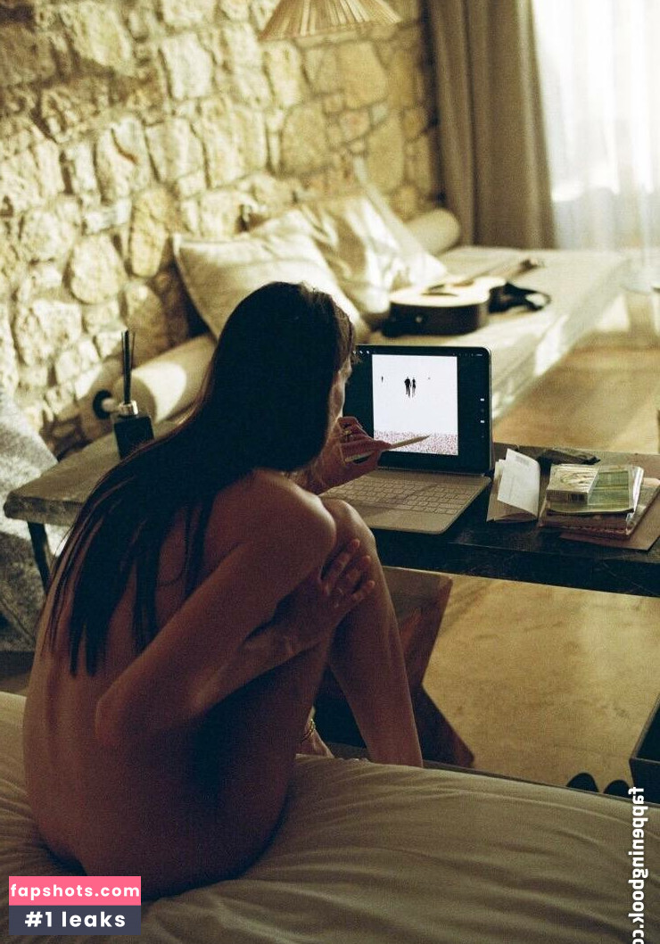 Charlotte Cardin gallery photo #52