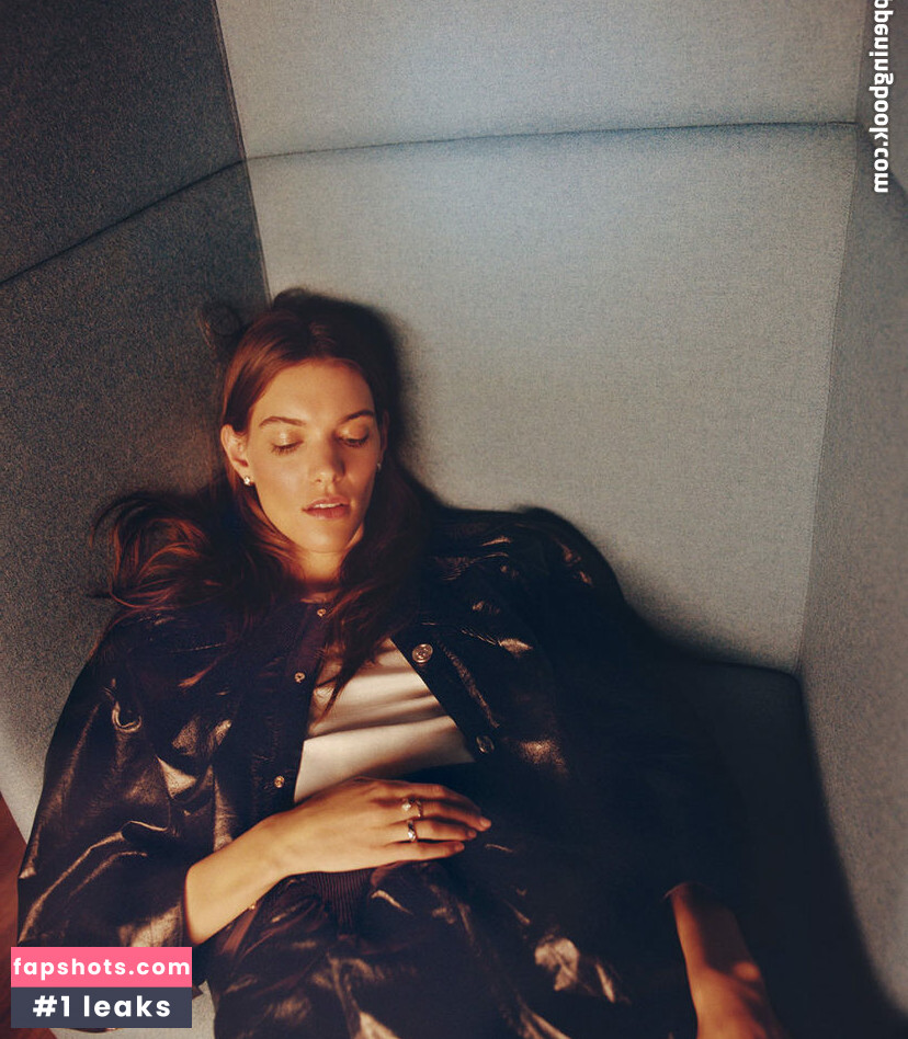 Charlotte Cardin gallery photo #56