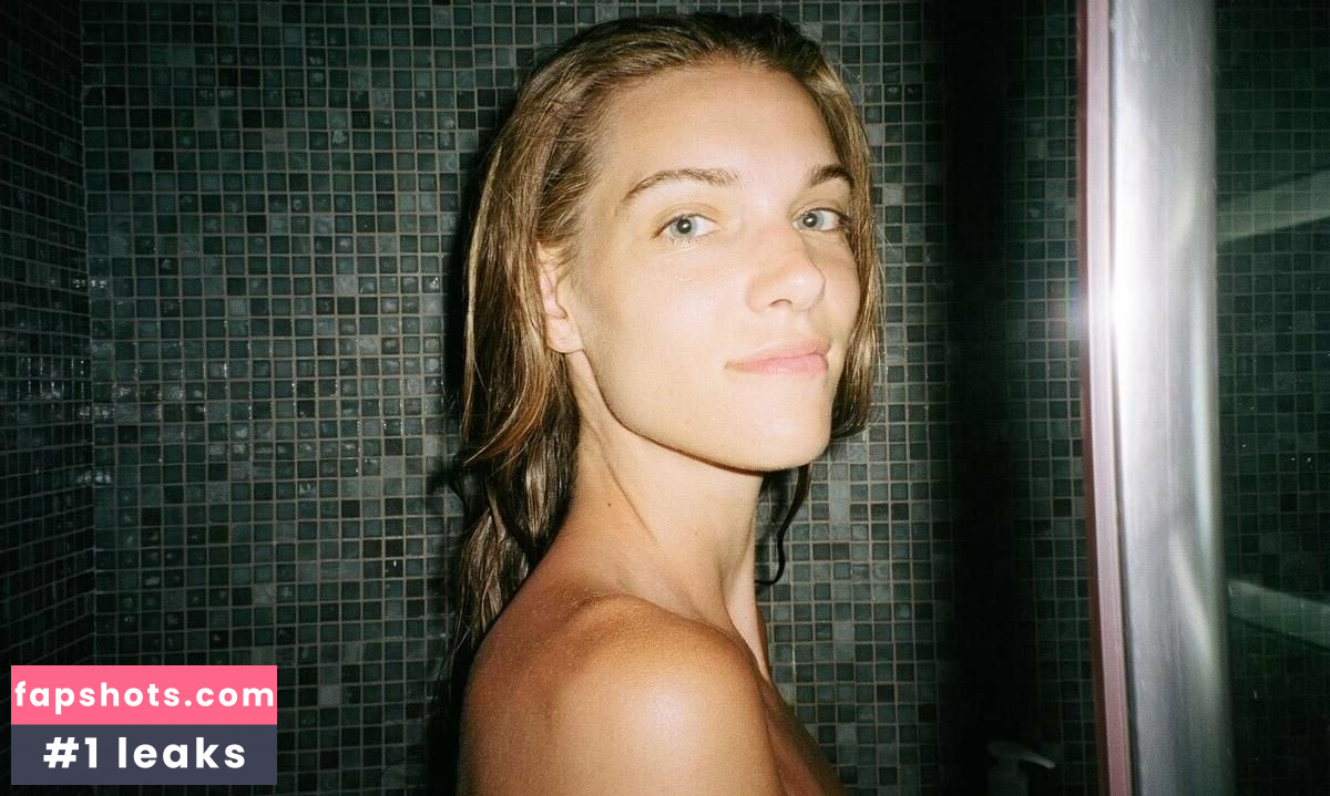 Charlotte Cardin gallery photo #61