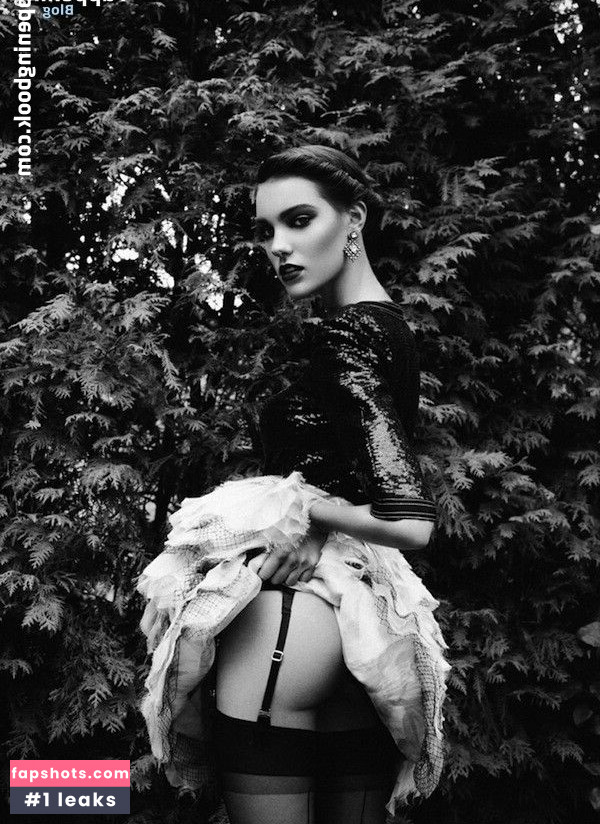 Charlotte Cardin gallery photo #80