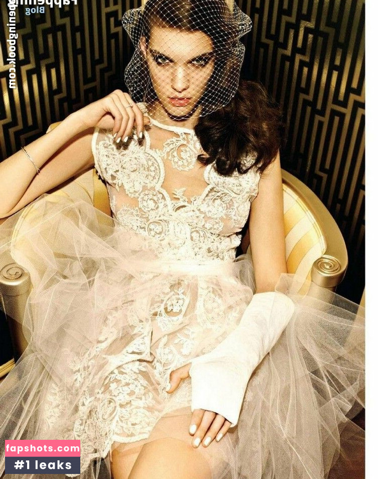 Charlotte Cardin gallery photo #82