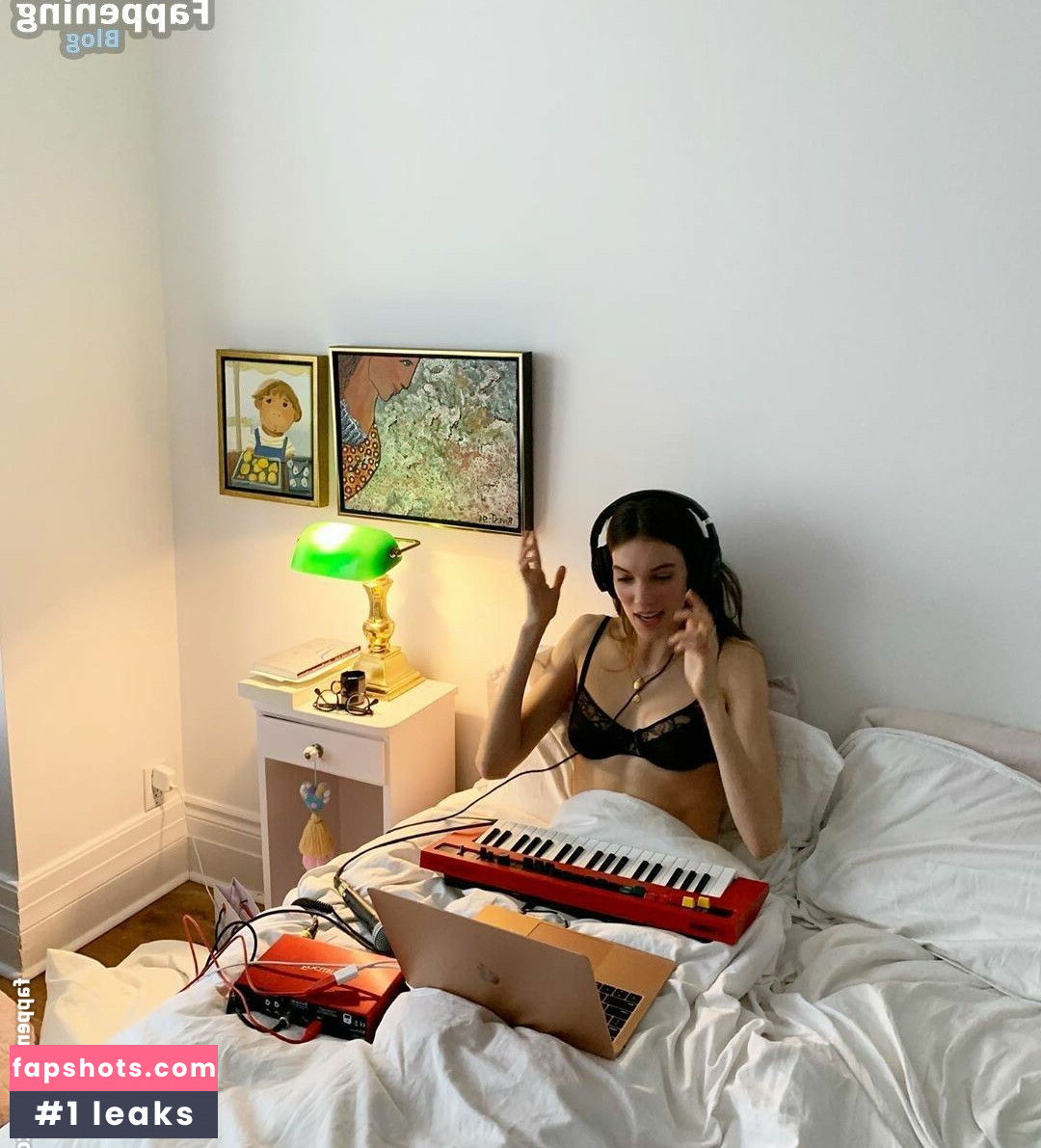 Charlotte Cardin nude babe gallery