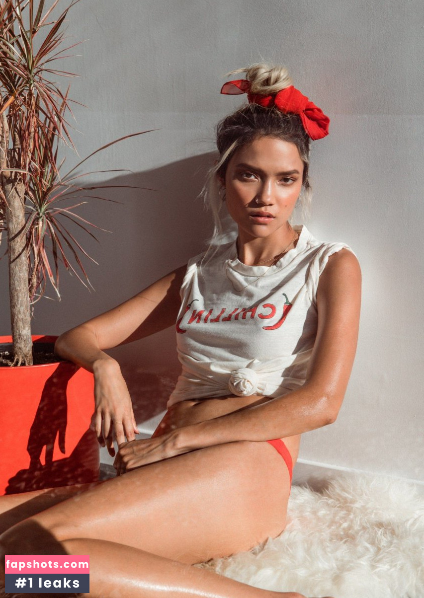 Charlotte Carey gallery photo #25