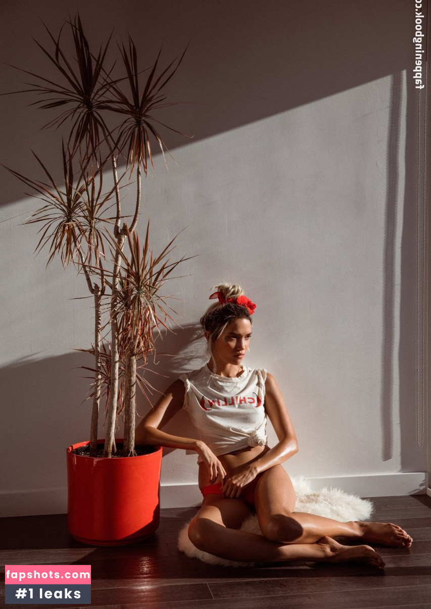 Charlotte Carey gallery photo #26