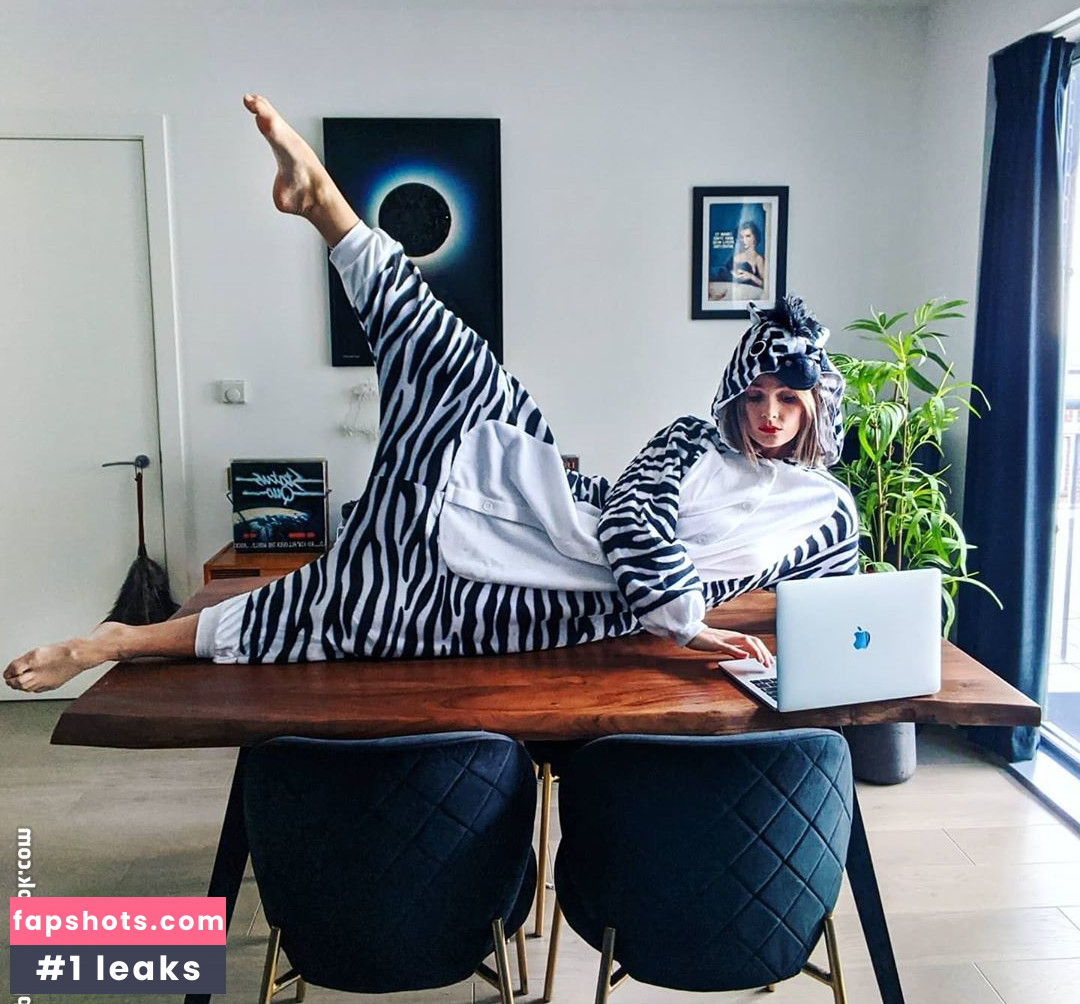 Charlotte de Carle Filtración Desnuda OnlyFans Foto #13 - Fapshots