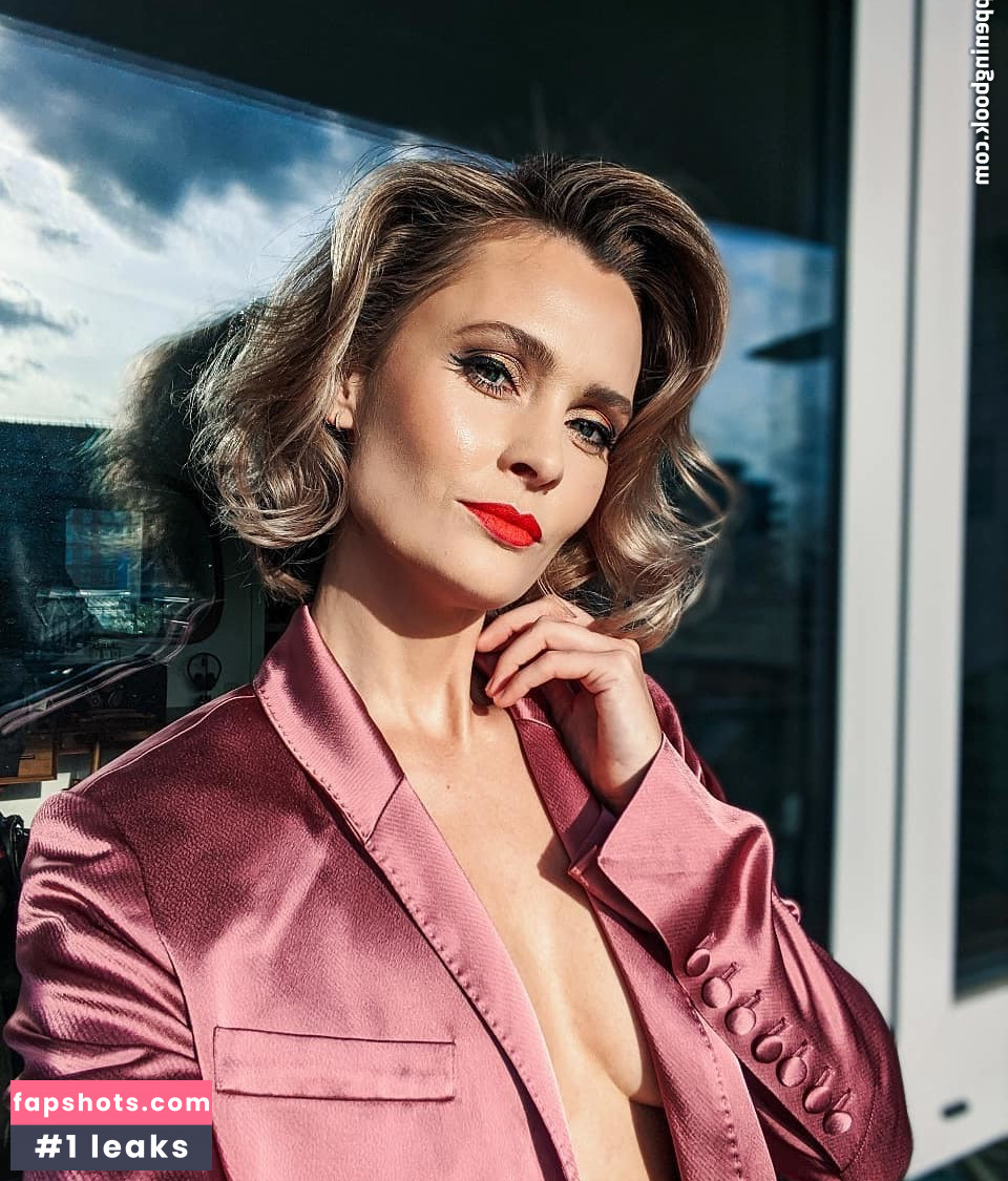 Charlotte de Carle Filtración Desnuda OnlyFans Foto #18 - Fapshots