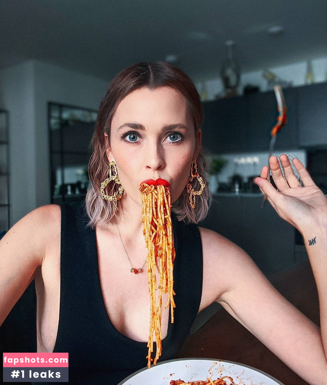 Charlotte de Carle Filtración Desnuda OnlyFans Foto #8 - Fapshots