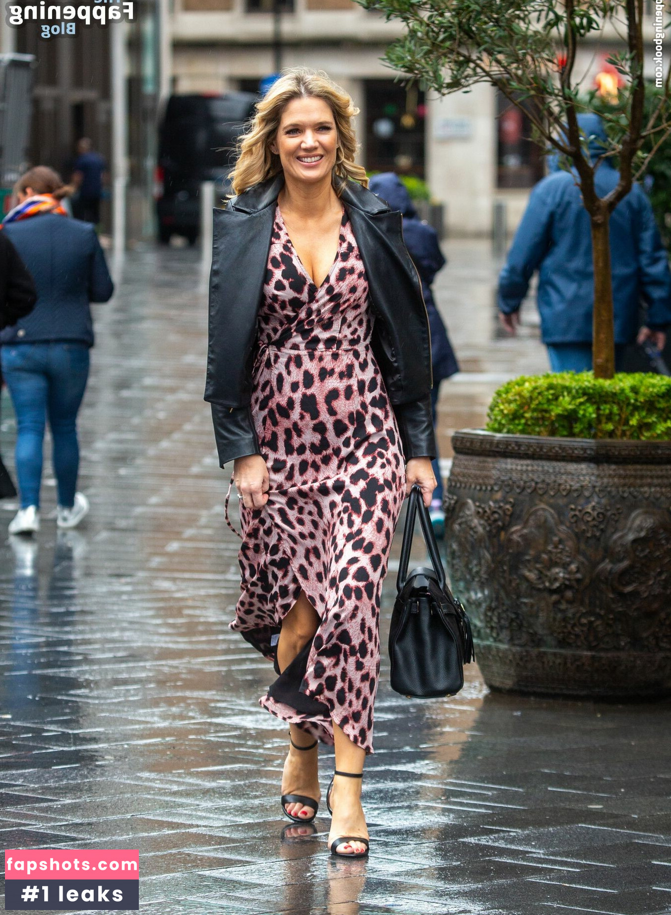 Charlotte Hawkins gallery photo #29