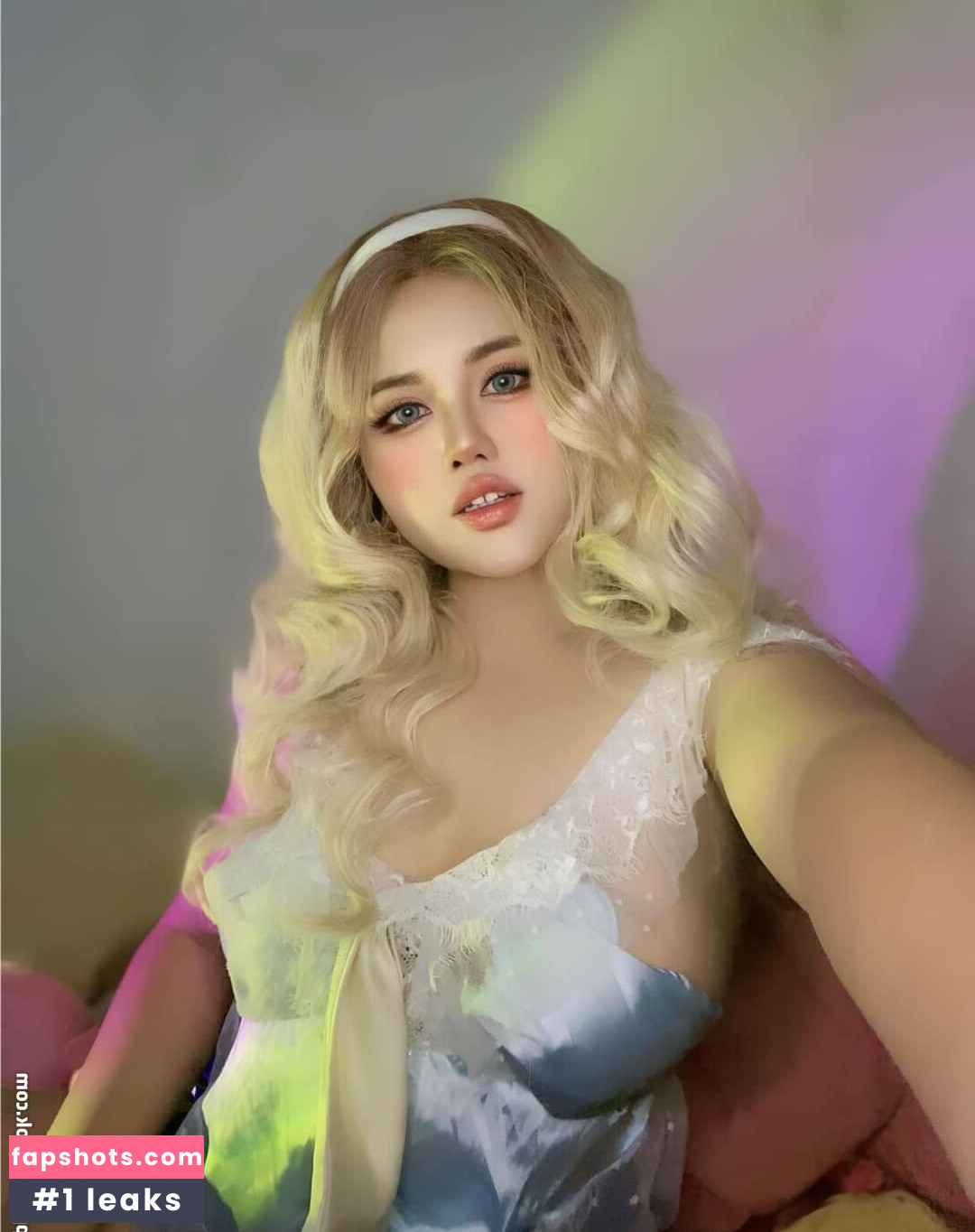 Charlotte LinLin gallery photo #4