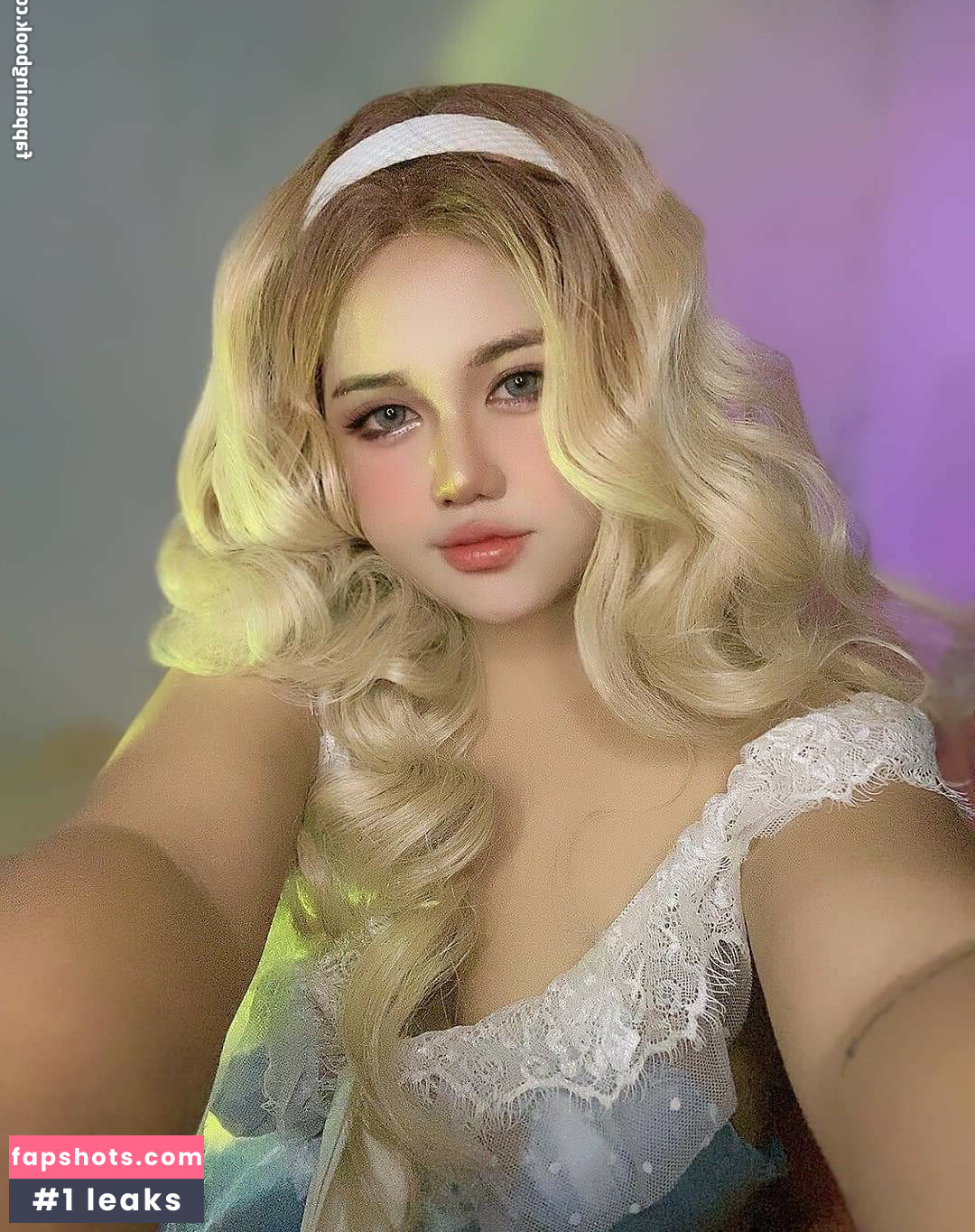 Charlotte LinLin gallery photo #7