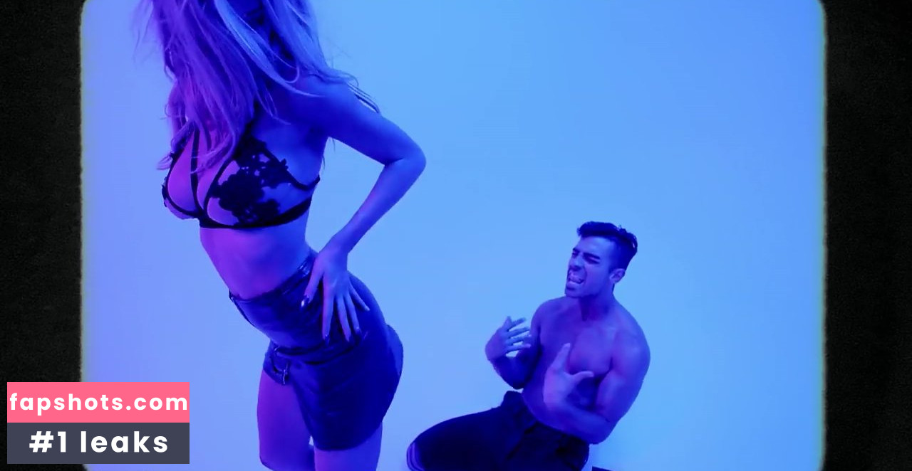 Charlotte McKinney gallery photo #1022