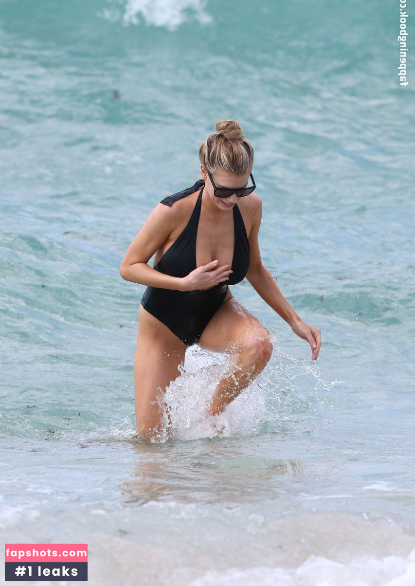 Charlotte McKinney gallery photo #1080