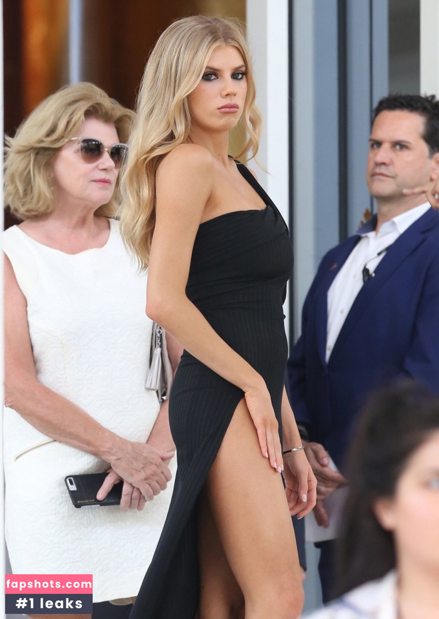 Charlotte McKinney gallery photo #1129