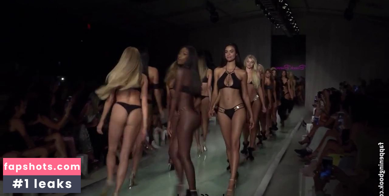 Charlotte McKinney gallery photo #1178