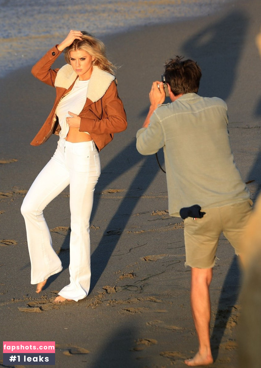 Charlotte McKinney gallery photo #1220