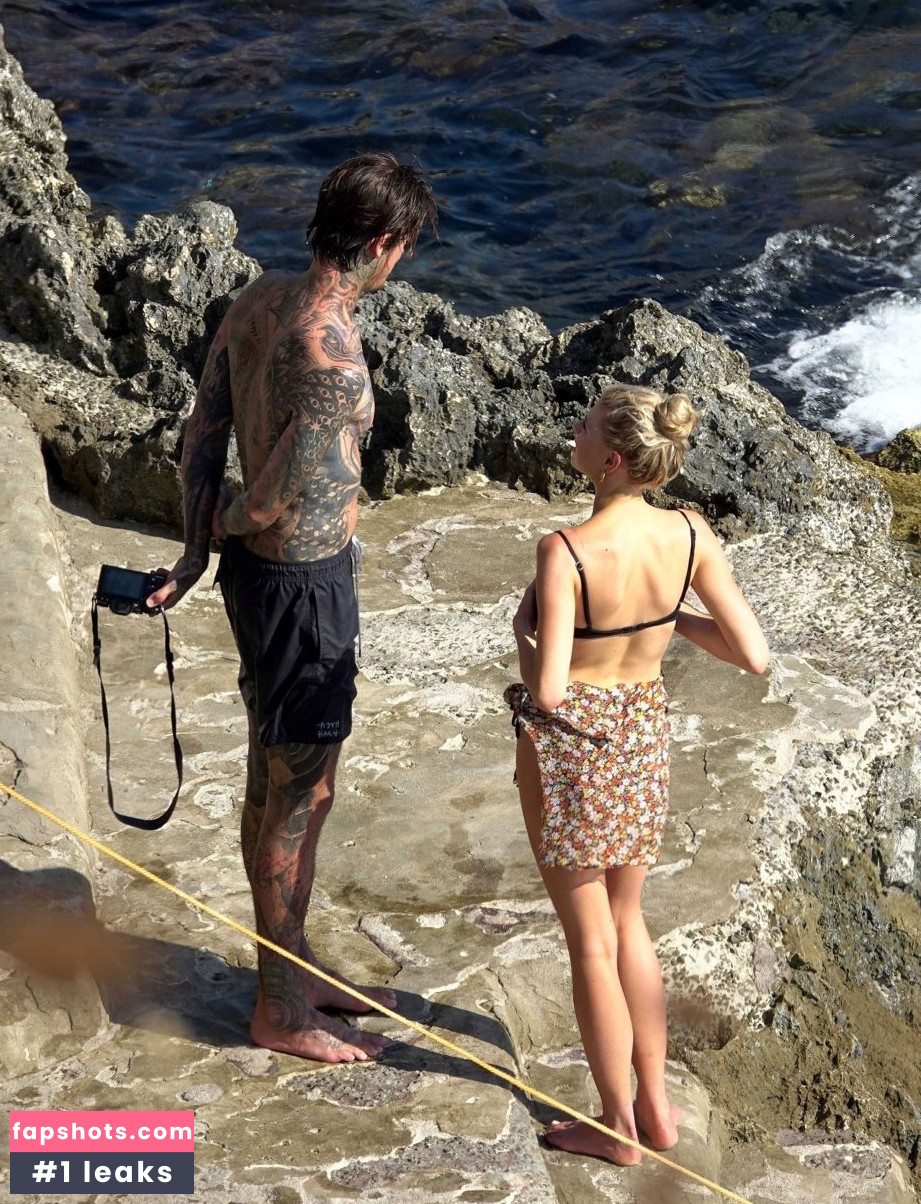 Charlotte McKinney gallery photo #1242