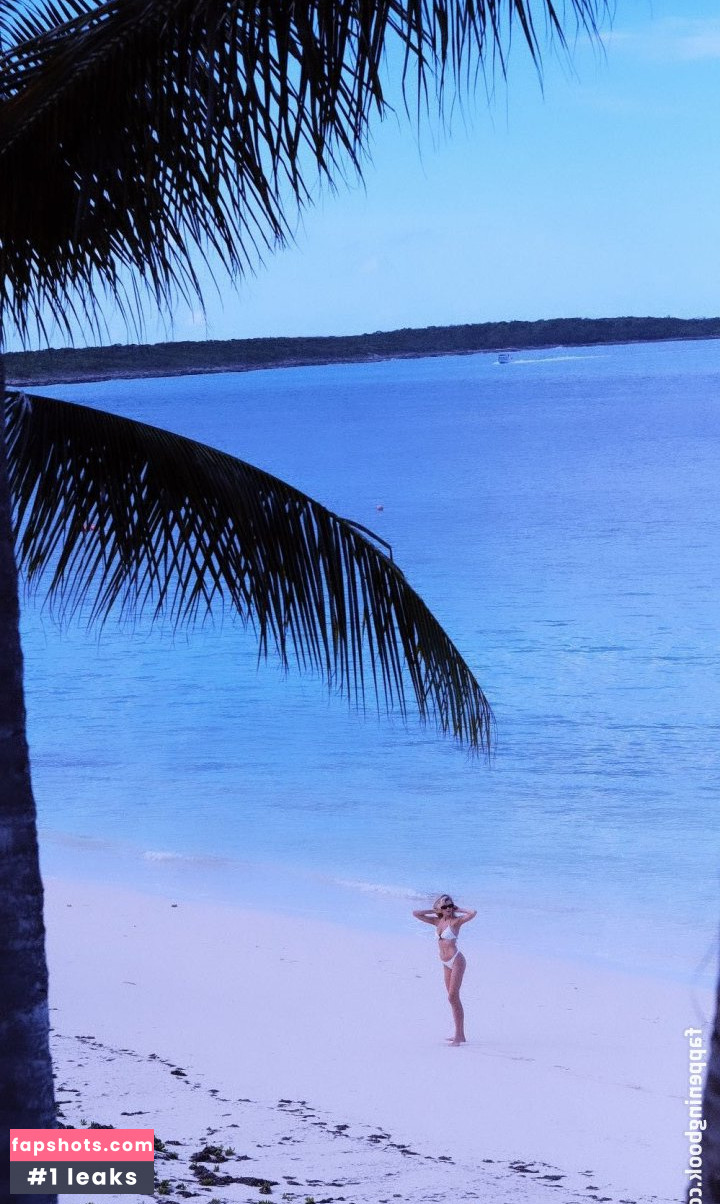 Charlotte McKinney gallery photo #1290