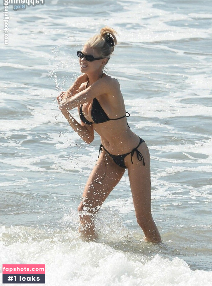 Charlotte McKinney gallery photo #245