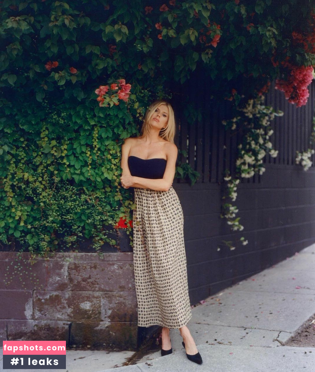 Charlotte McKinney gallery photo #248