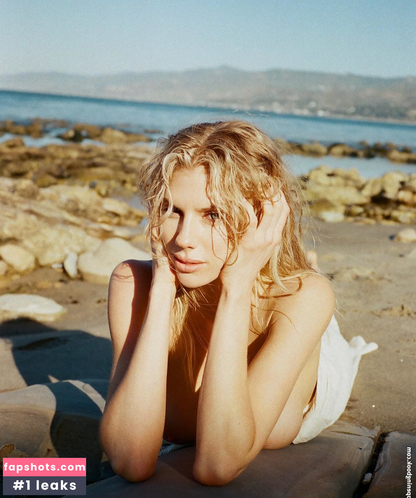 Charlotte McKinney gallery photo #321