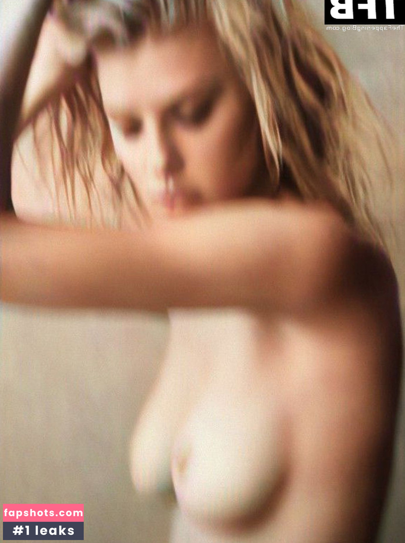 Charlotte McKinney gallery photo #427