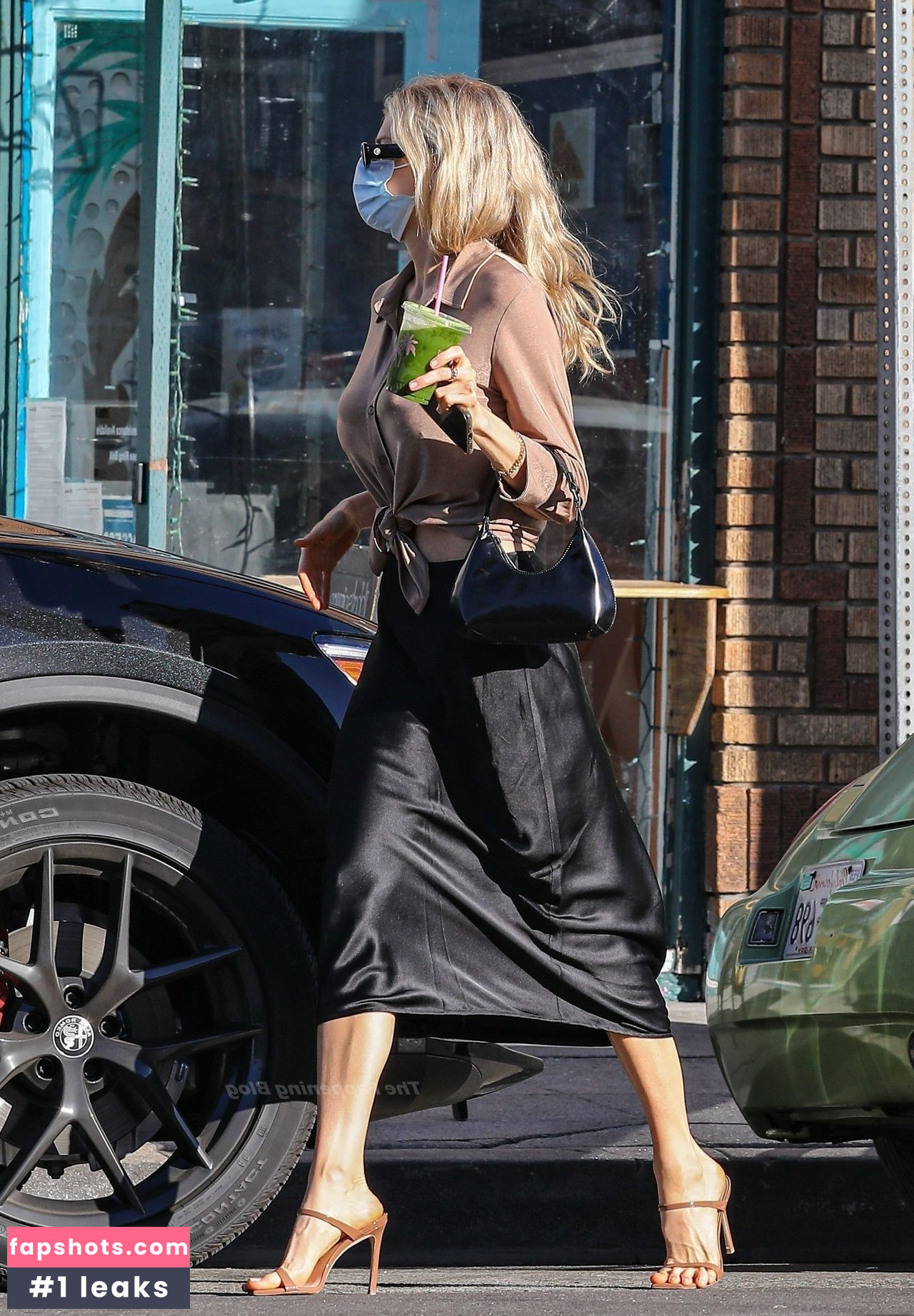 Charlotte McKinney gallery photo #509