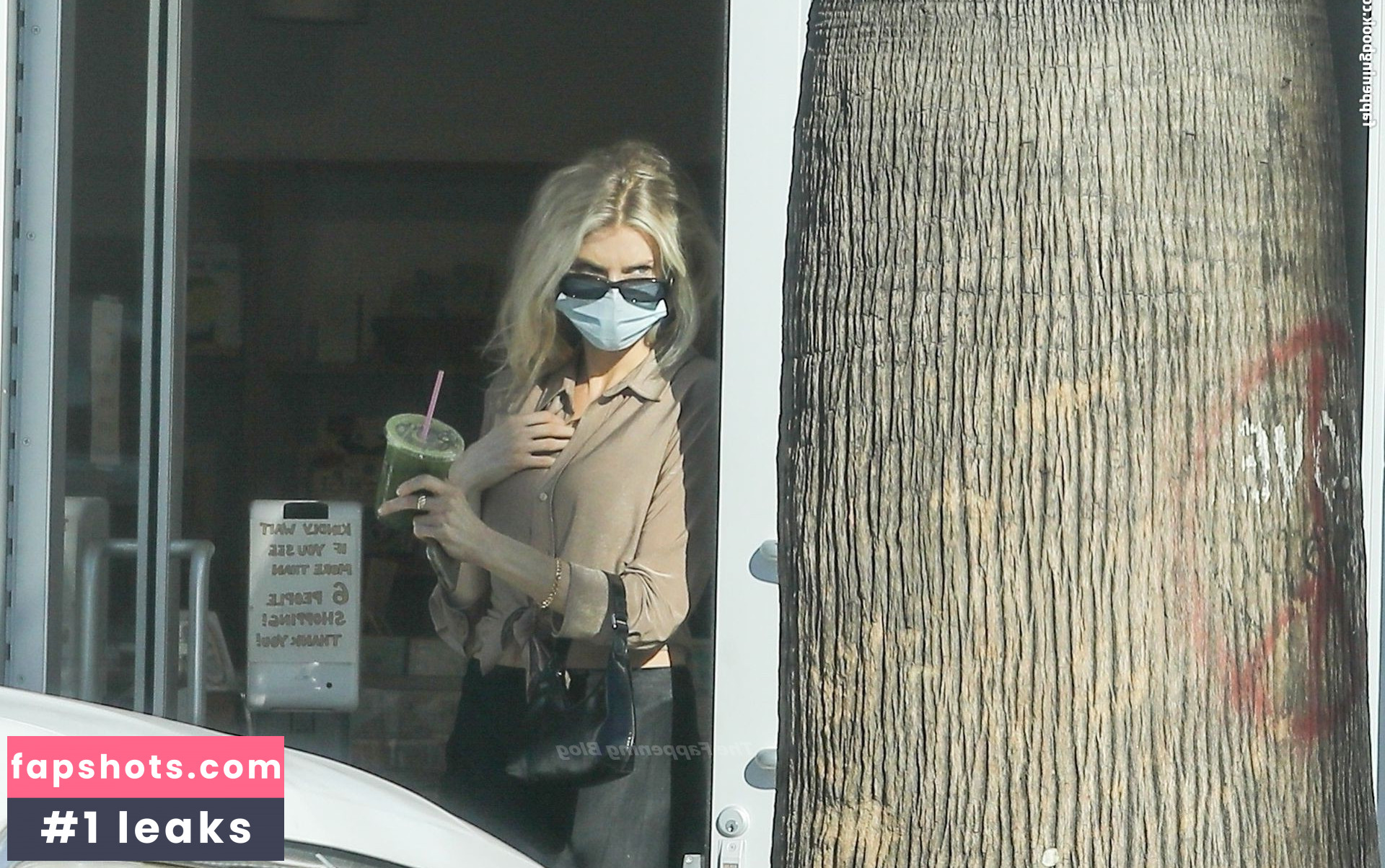 Charlotte McKinney gallery photo #511