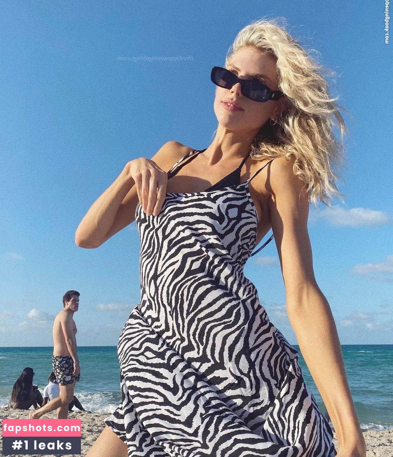 Charlotte McKinney gallery photo #530