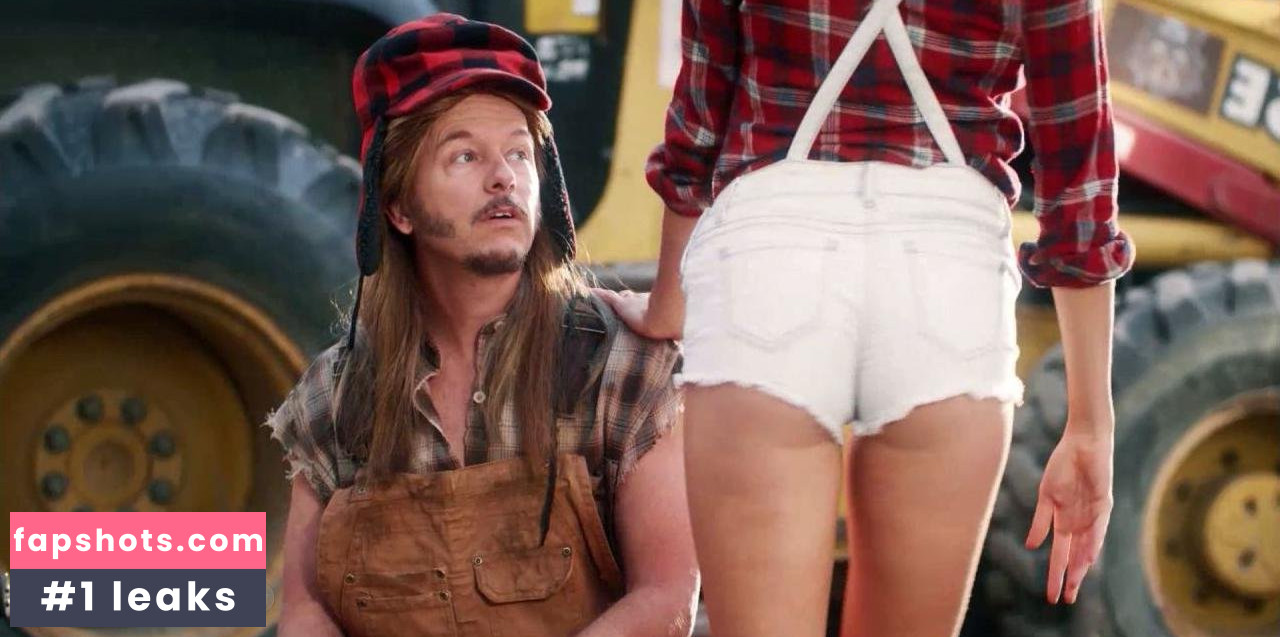 Charlotte McKinney gallery photo #667