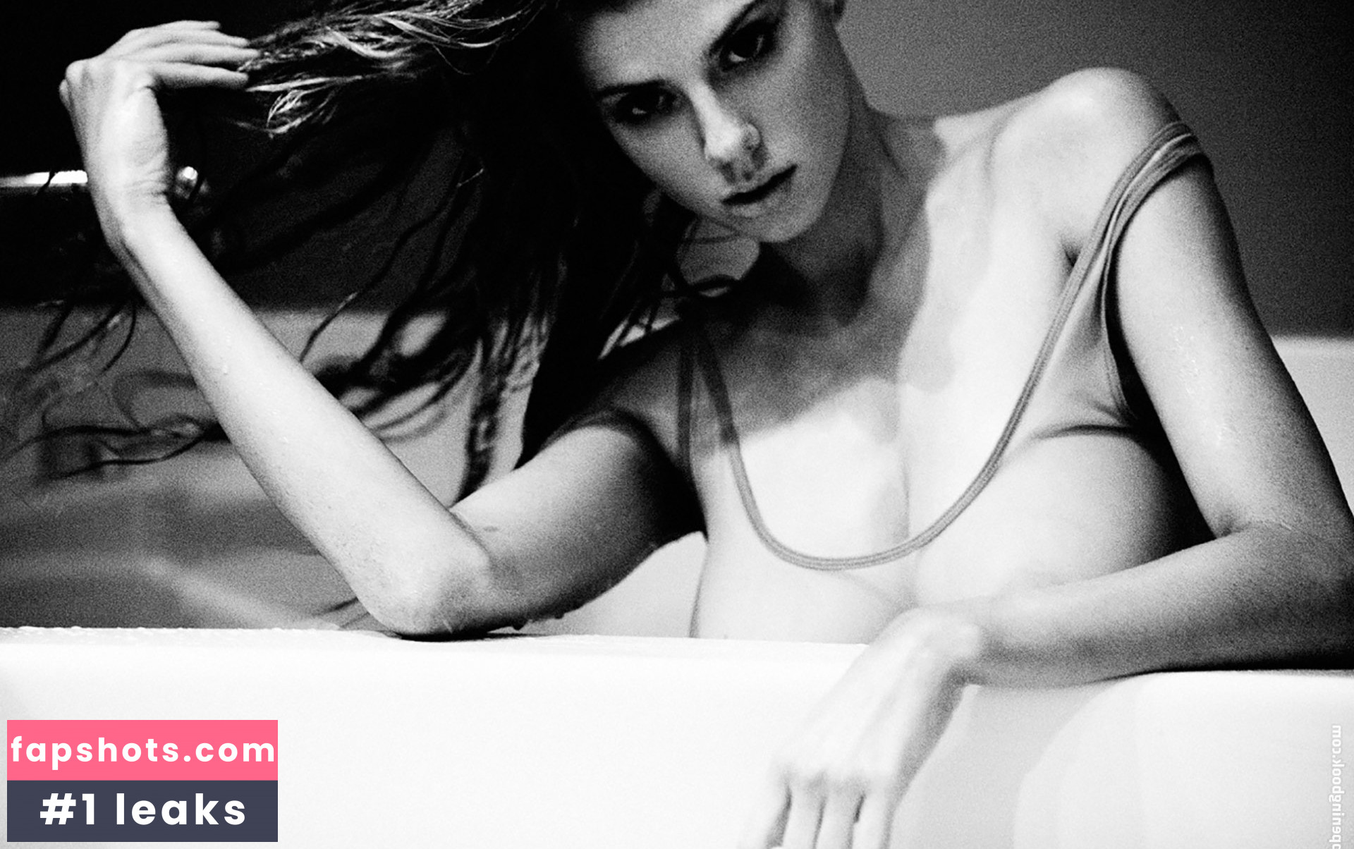 Charlotte McKinney gallery photo #683