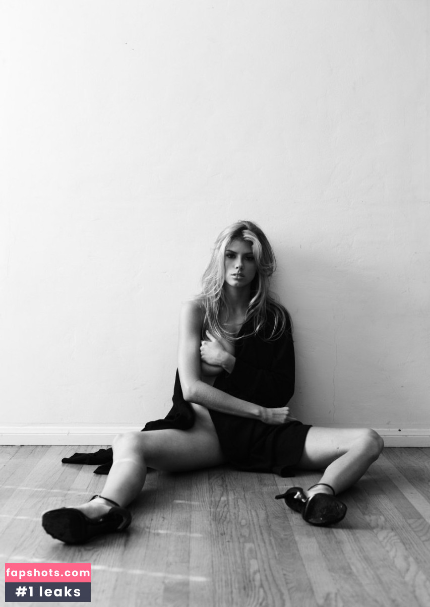 Charlotte McKinney gallery photo #700