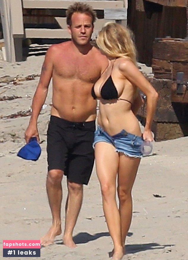 Charlotte McKinney gallery photo #753