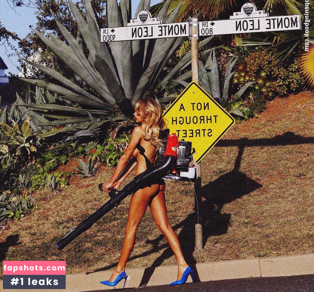 Charlotte McKinney gallery photo #922