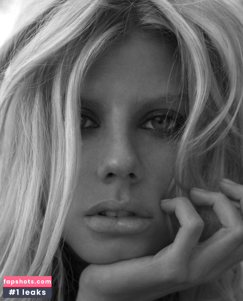 Charlotte McKinney gallery photo #940