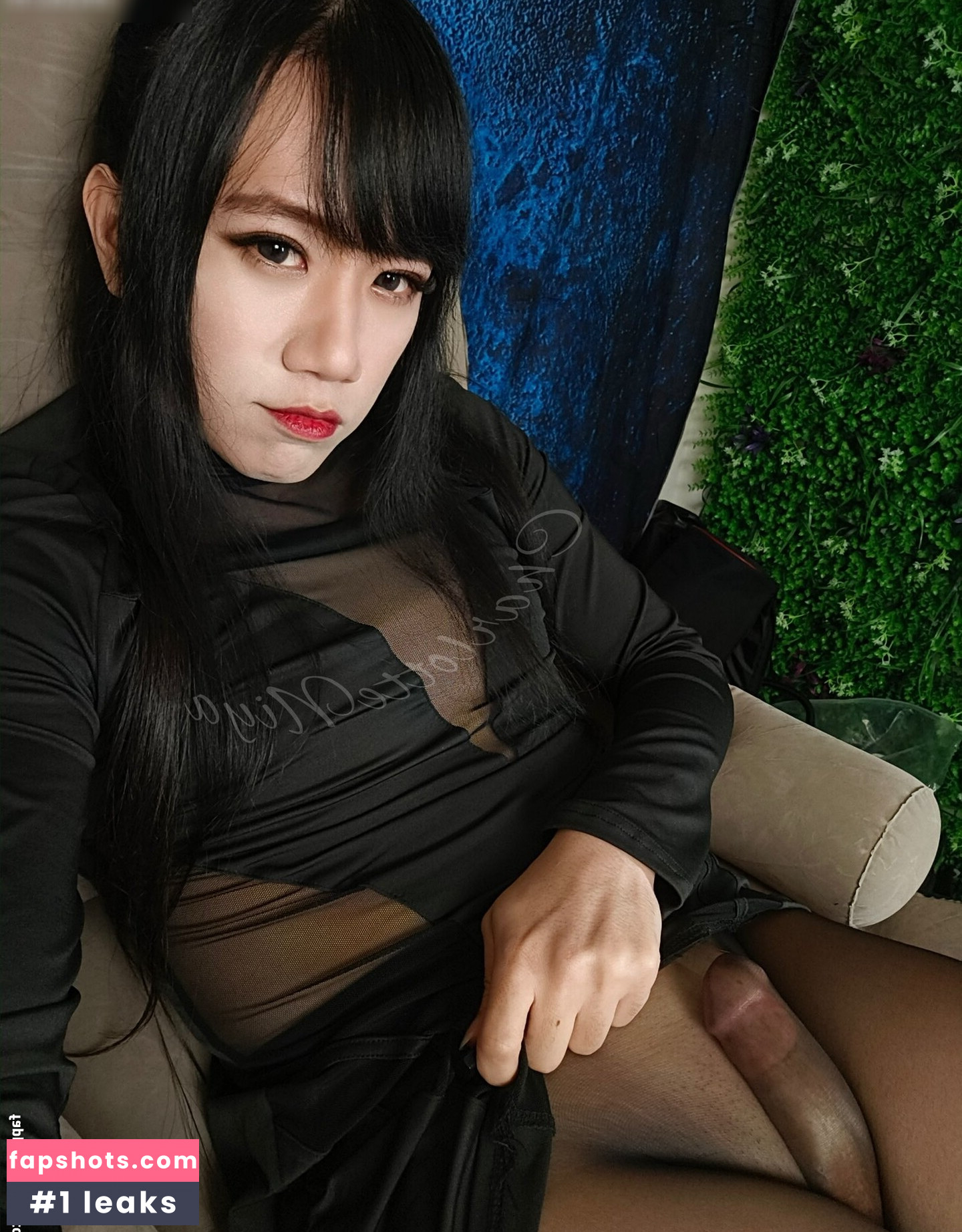 Charlotte Niya gallery photo #12